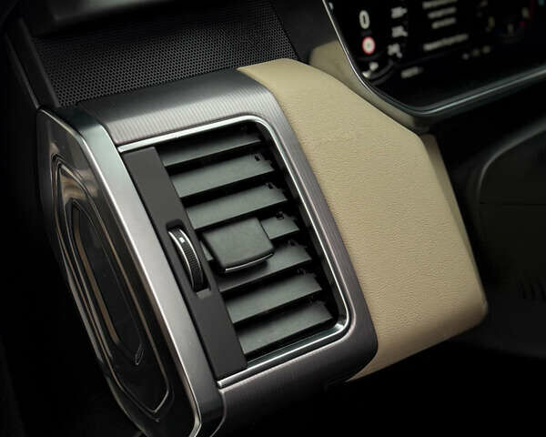 Білий Ленд Ровер Range Rover Sport, об'ємом двигуна 2.99 л та пробігом 39 тис. км за 52000 $, фото 17 на Automoto.ua