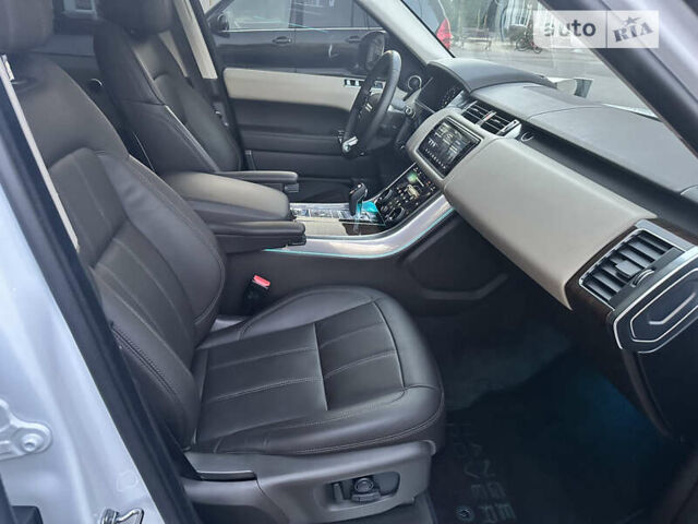 Білий Ленд Ровер Range Rover Sport, об'ємом двигуна 2.99 л та пробігом 85 тис. км за 65800 $, фото 17 на Automoto.ua