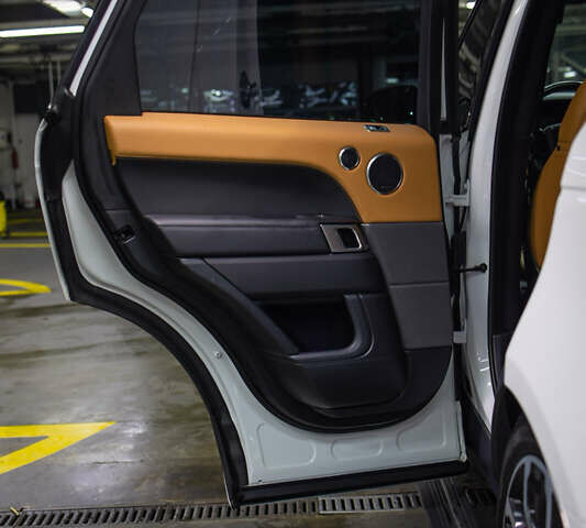 Білий Ленд Ровер Range Rover Sport, об'ємом двигуна 3 л та пробігом 59 тис. км за 71900 $, фото 107 на Automoto.ua