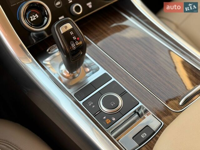 Білий Ленд Ровер Range Rover Sport, об'ємом двигуна 2.99 л та пробігом 145 тис. км за 39900 $, фото 33 на Automoto.ua