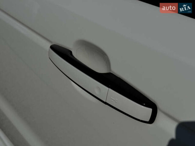 Белый Ленд Ровер Рендж Ровер Спорт, объемом двигателя 3 л и пробегом 76 тыс. км за 55000 $, фото 16 на Automoto.ua