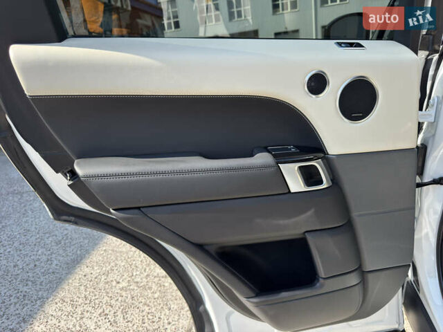 Белый Ленд Ровер Рендж Ровер Спорт, объемом двигателя 3 л и пробегом 76 тыс. км за 55000 $, фото 33 на Automoto.ua