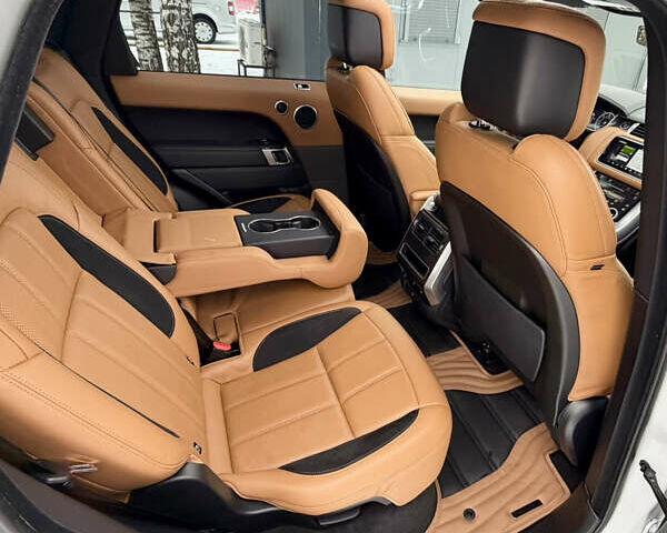Білий Ленд Ровер Range Rover Sport, об'ємом двигуна 3 л та пробігом 59 тис. км за 71900 $, фото 65 на Automoto.ua