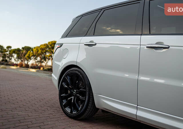 Білий Ленд Ровер Range Rover Sport, об'ємом двигуна 3 л та пробігом 130 тис. км за 45000 $, фото 20 на Automoto.ua