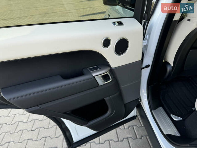 Білий Ленд Ровер Range Rover Sport, об'ємом двигуна 3 л та пробігом 29 тис. км за 53000 $, фото 28 на Automoto.ua