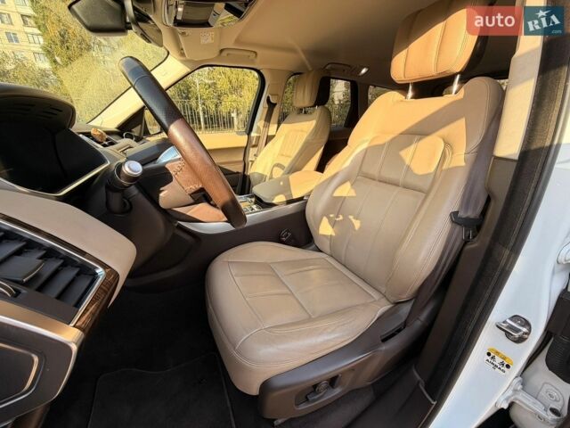Білий Ленд Ровер Range Rover Sport, об'ємом двигуна 2.99 л та пробігом 145 тис. км за 39900 $, фото 26 на Automoto.ua