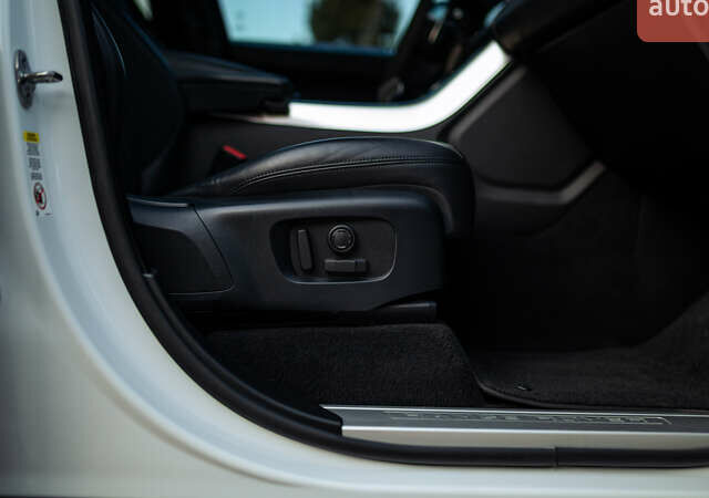 Білий Ленд Ровер Range Rover Sport, об'ємом двигуна 3 л та пробігом 130 тис. км за 45000 $, фото 68 на Automoto.ua