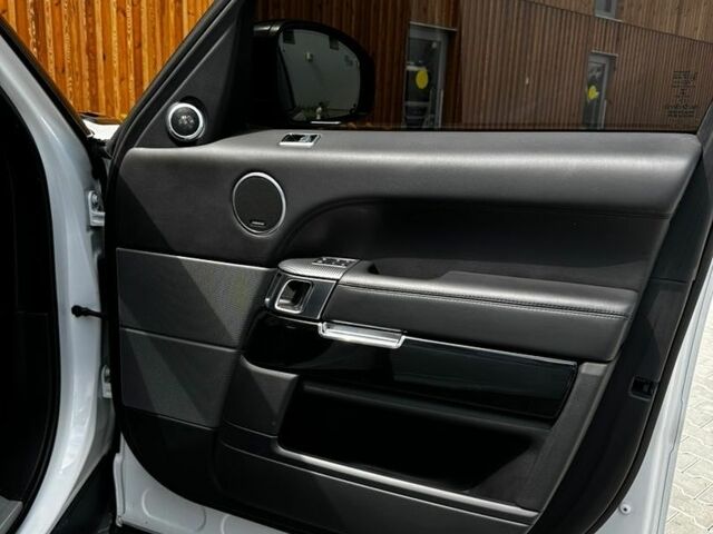 Білий Ленд Ровер Range Rover Sport, об'ємом двигуна 3 л та пробігом 120 тис. км за 42000 $, фото 33 на Automoto.ua