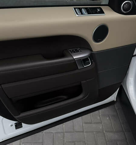Білий Ленд Ровер Range Rover Sport, об'ємом двигуна 2.99 л та пробігом 39 тис. км за 52000 $, фото 24 на Automoto.ua