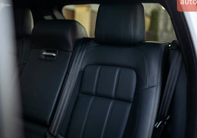 Білий Ленд Ровер Range Rover Sport, об'ємом двигуна 3 л та пробігом 130 тис. км за 45000 $, фото 53 на Automoto.ua