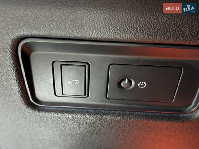 Белый Ленд Ровер Рендж Ровер Спорт, объемом двигателя 3 л и пробегом 76 тыс. км за 55000 $, фото 24 на Automoto.ua