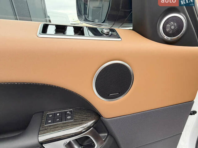 Білий Ленд Ровер Range Rover Sport, об'ємом двигуна 3 л та пробігом 59 тис. км за 71900 $, фото 67 на Automoto.ua
