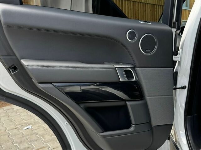 Білий Ленд Ровер Range Rover Sport, об'ємом двигуна 3 л та пробігом 120 тис. км за 42000 $, фото 32 на Automoto.ua