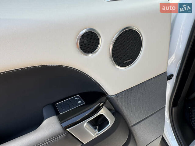 Белый Ленд Ровер Рендж Ровер Спорт, объемом двигателя 3 л и пробегом 76 тыс. км за 55000 $, фото 34 на Automoto.ua