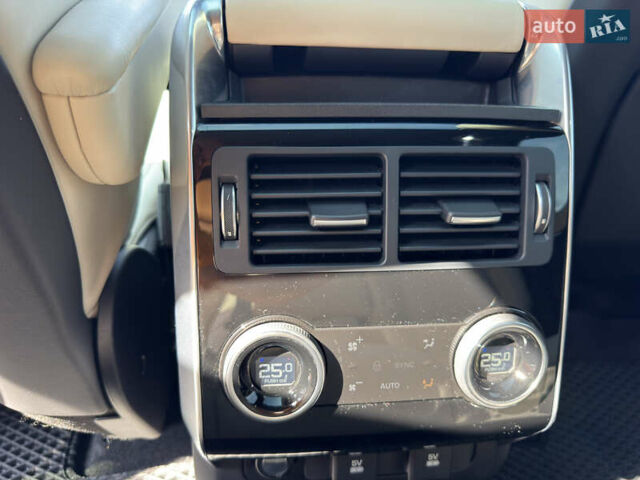 Белый Ленд Ровер Рендж Ровер Спорт, объемом двигателя 3 л и пробегом 76 тыс. км за 55000 $, фото 36 на Automoto.ua