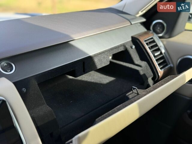 Білий Ленд Ровер Range Rover Sport, об'ємом двигуна 2.99 л та пробігом 147 тис. км за 39500 $, фото 169 на Automoto.ua