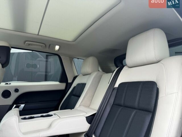 Білий Ленд Ровер Range Rover Sport, об'ємом двигуна 2 л та пробігом 113 тис. км за 57490 $, фото 36 на Automoto.ua