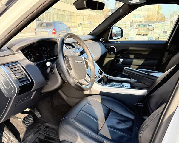 Білий Ленд Ровер Range Rover Sport, об'ємом двигуна 3 л та пробігом 69 тис. км за 57500 $, фото 16 на Automoto.ua