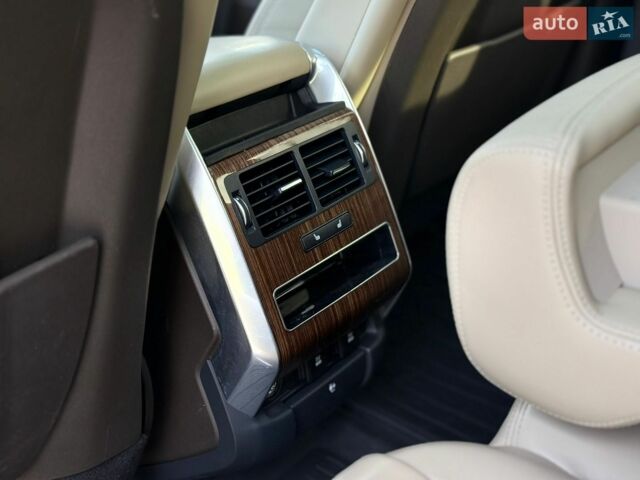 Білий Ленд Ровер Range Rover Sport, об'ємом двигуна 2.99 л та пробігом 147 тис. км за 39500 $, фото 121 на Automoto.ua