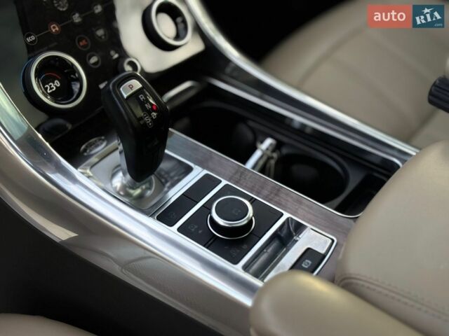 Білий Ленд Ровер Range Rover Sport, об'ємом двигуна 2.99 л та пробігом 147 тис. км за 39500 $, фото 57 на Automoto.ua