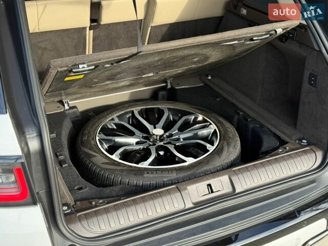 Білий Ленд Ровер Range Rover Sport, об'ємом двигуна 2.99 л та пробігом 147 тис. км за 39500 $, фото 109 на Automoto.ua