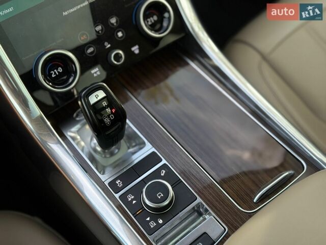 Білий Ленд Ровер Range Rover Sport, об'ємом двигуна 2.99 л та пробігом 147 тис. км за 39500 $, фото 171 на Automoto.ua