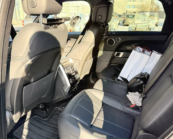 Білий Ленд Ровер Range Rover Sport, об'ємом двигуна 3 л та пробігом 69 тис. км за 57500 $, фото 26 на Automoto.ua