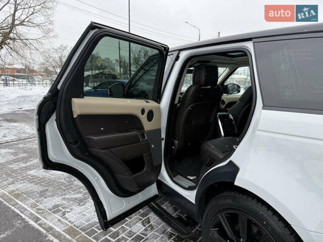 Білий Ленд Ровер Range Rover Sport, об'ємом двигуна 2.99 л та пробігом 70 тис. км за 62000 $, фото 24 на Automoto.ua