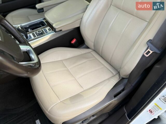 Білий Ленд Ровер Range Rover Sport, об'ємом двигуна 2.99 л та пробігом 147 тис. км за 39500 $, фото 132 на Automoto.ua