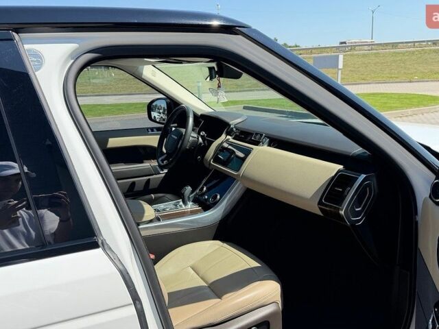 Білий Ленд Ровер Range Rover Sport, об'ємом двигуна 2.99 л та пробігом 119 тис. км за 70000 $, фото 4 на Automoto.ua