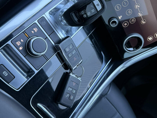 Білий Ленд Ровер Range Rover Sport, об'ємом двигуна 3 л та пробігом 78 тис. км за 55400 $, фото 43 на Automoto.ua