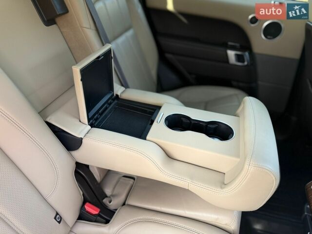 Білий Ленд Ровер Range Rover Sport, об'ємом двигуна 2.99 л та пробігом 147 тис. км за 39500 $, фото 123 на Automoto.ua