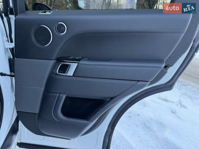 Белый Ленд Ровер Рендж Ровер Спорт, объемом двигателя 3 л и пробегом 78 тыс. км за 61800 $, фото 19 на Automoto.ua