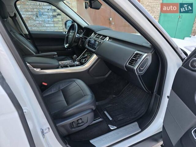 Білий Ленд Ровер Range Rover Sport, об'ємом двигуна 3 л та пробігом 88 тис. км за 56000 $, фото 14 на Automoto.ua