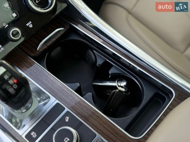 Білий Ленд Ровер Range Rover Sport, об'ємом двигуна 2.99 л та пробігом 147 тис. км за 39500 $, фото 174 на Automoto.ua