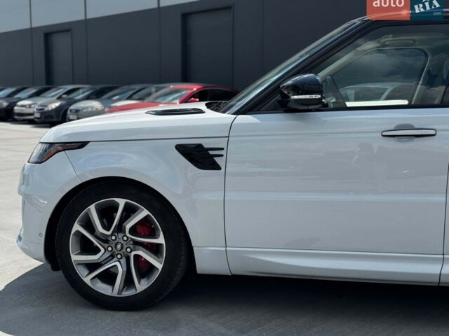 Білий Ленд Ровер Range Rover Sport, об'ємом двигуна 2 л та пробігом 113 тис. км за 57490 $, фото 17 на Automoto.ua