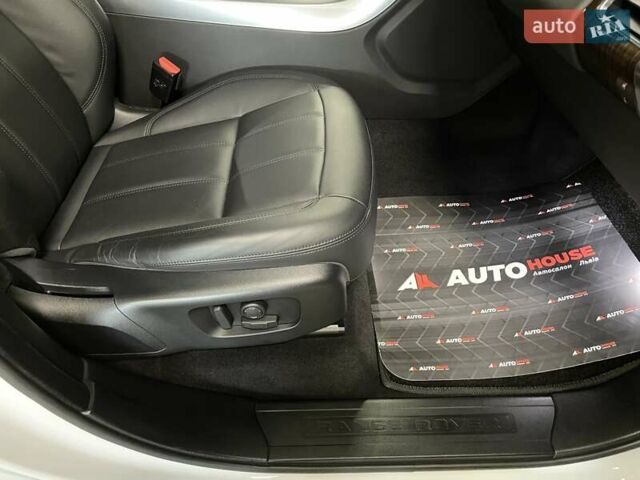 Білий Ленд Ровер Range Rover Sport, об'ємом двигуна 2.99 л та пробігом 91 тис. км за 56700 $, фото 44 на Automoto.ua