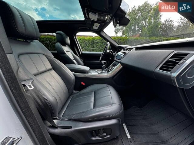 Білий Ленд Ровер Range Rover Sport, об'ємом двигуна 3 л та пробігом 91 тис. км за 46000 $, фото 44 на Automoto.ua