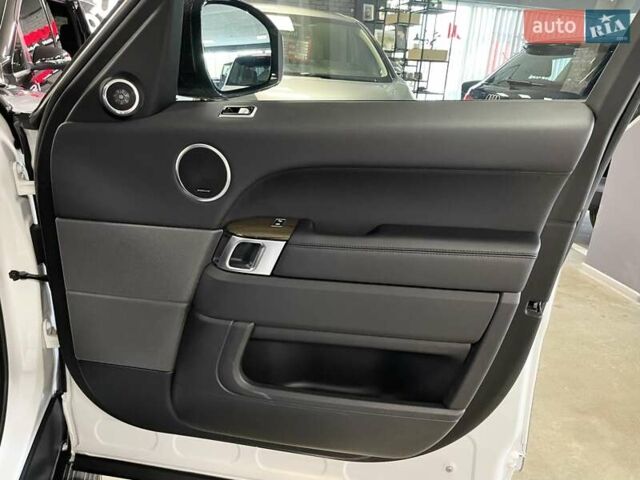 Білий Ленд Ровер Range Rover Sport, об'ємом двигуна 2.99 л та пробігом 91 тис. км за 57700 $, фото 43 на Automoto.ua