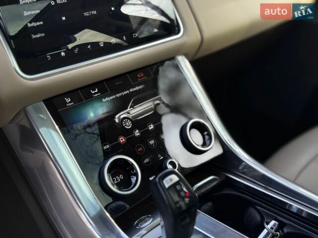 Білий Ленд Ровер Range Rover Sport, об'ємом двигуна 2.99 л та пробігом 147 тис. км за 39500 $, фото 56 на Automoto.ua