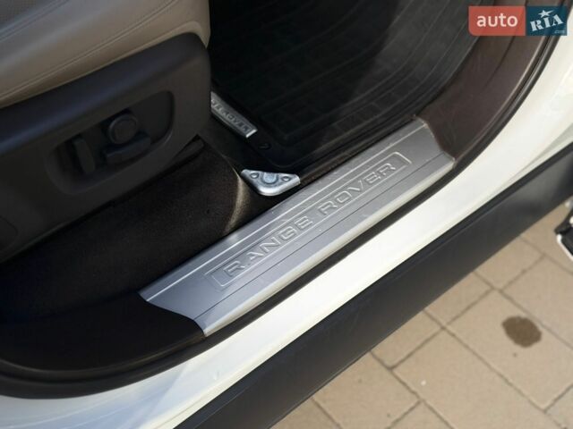 Білий Ленд Ровер Range Rover Sport, об'ємом двигуна 2.99 л та пробігом 147 тис. км за 39500 $, фото 60 на Automoto.ua