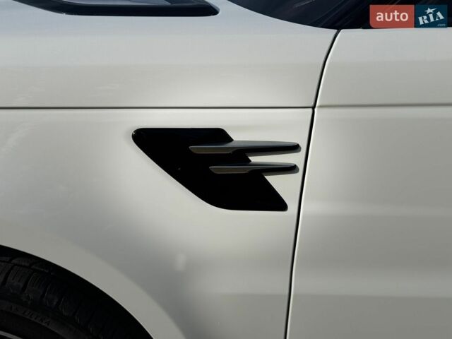 Білий Ленд Ровер Range Rover Sport, об'ємом двигуна 2.99 л та пробігом 147 тис. км за 39500 $, фото 90 на Automoto.ua