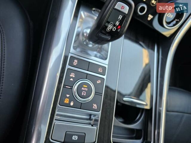 Білий Ленд Ровер Range Rover Sport, об'ємом двигуна 3 л та пробігом 86 тис. км за 59000 $, фото 5 на Automoto.ua