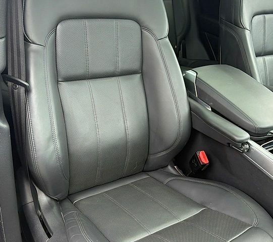 Білий Ленд Ровер Range Rover Sport, об'ємом двигуна 3 л та пробігом 38 тис. км за 55000 $, фото 47 на Automoto.ua