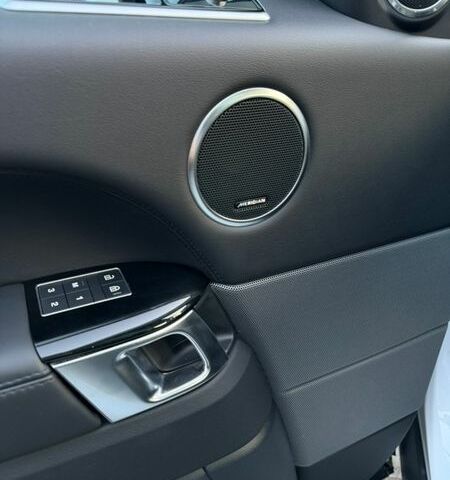 Белый Ленд Ровер Рендж Ровер Спорт, объемом двигателя 3 л и пробегом 59 тыс. км за 55000 $, фото 11 на Automoto.ua