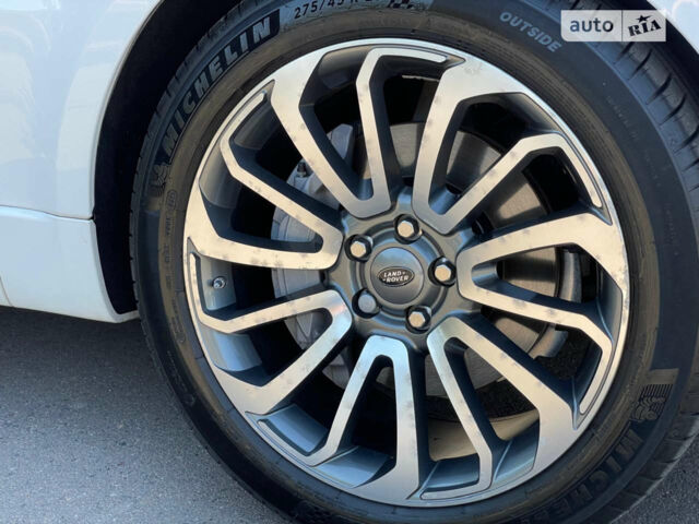 Білий Ленд Ровер Range Rover Sport, об'ємом двигуна 2.99 л та пробігом 36 тис. км за 75000 $, фото 6 на Automoto.ua