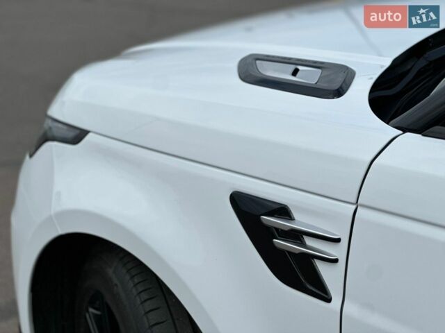 Білий Ленд Ровер Range Rover Sport, об'ємом двигуна 3 л та пробігом 159 тис. км за 42000 $, фото 25 на Automoto.ua