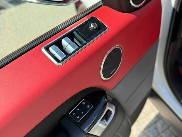 Білий Ленд Ровер Range Rover Sport, об'ємом двигуна 3 л та пробігом 49 тис. км за 70050 $, фото 11 на Automoto.ua