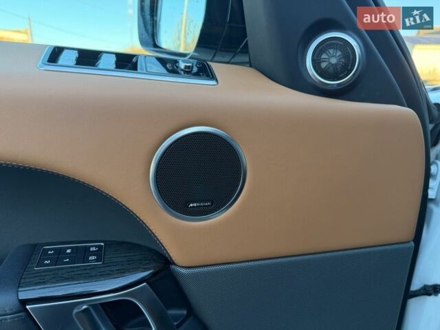 Белый Ленд Ровер Рендж Ровер Спорт, объемом двигателя 3 л и пробегом 77 тыс. км за 77000 $, фото 9 на Automoto.ua