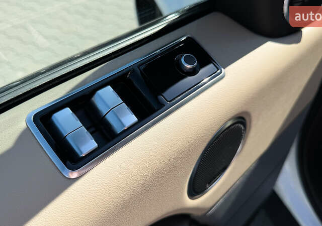 Білий Ленд Ровер Range Rover Sport, об'ємом двигуна 3 л та пробігом 39 тис. км за 75000 $, фото 19 на Automoto.ua